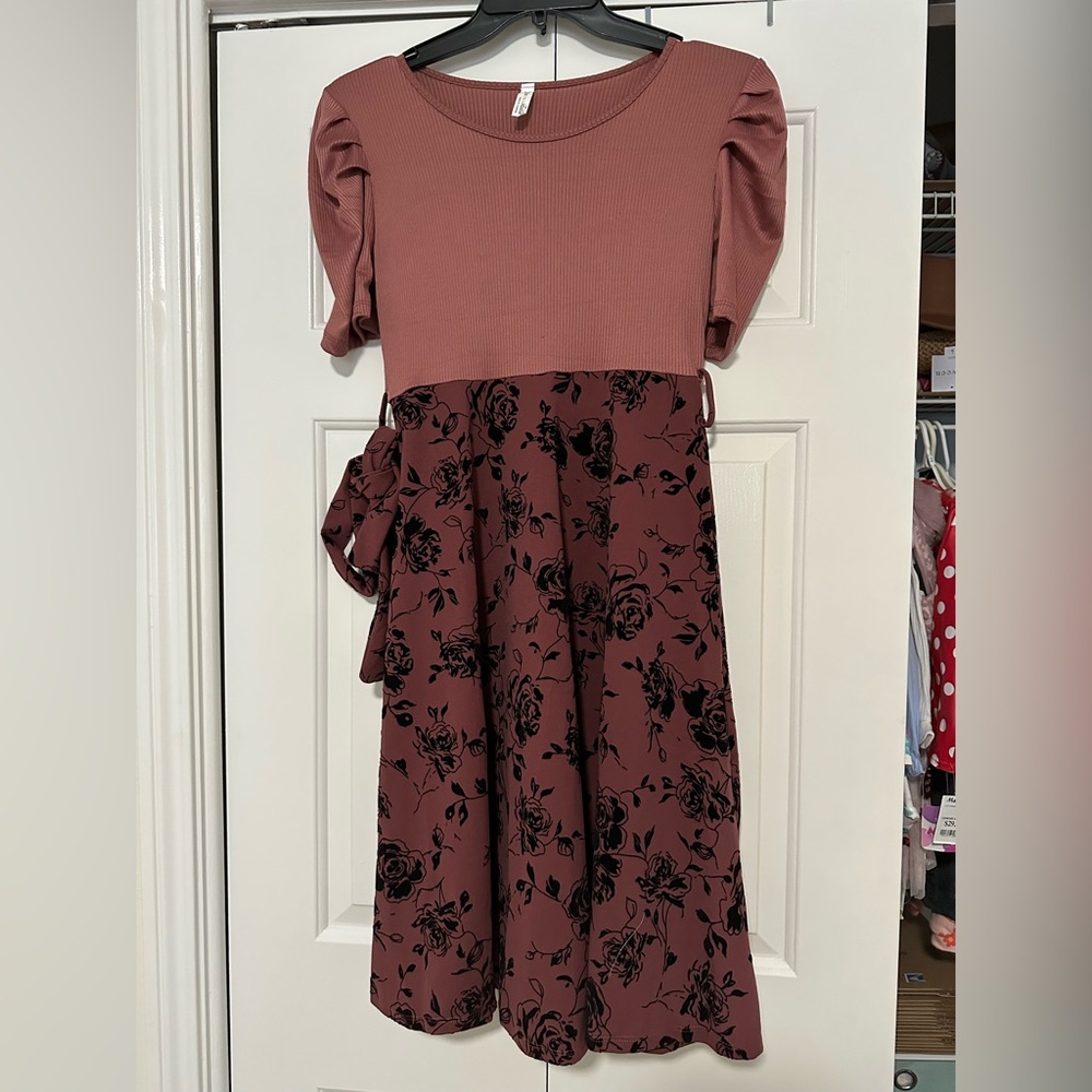 Chic Floral Midi Dress in Dusty Rose